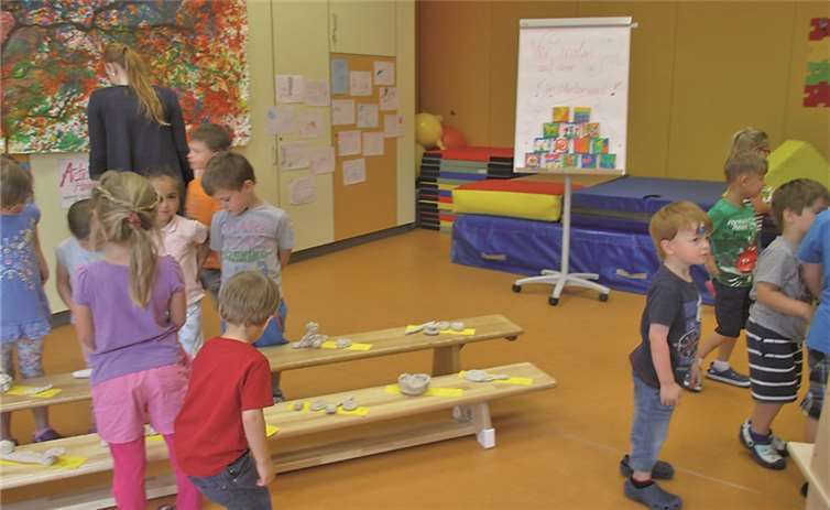 Kunstausstellung der „Schlauen Löwen“ in der Kita Pusteblume