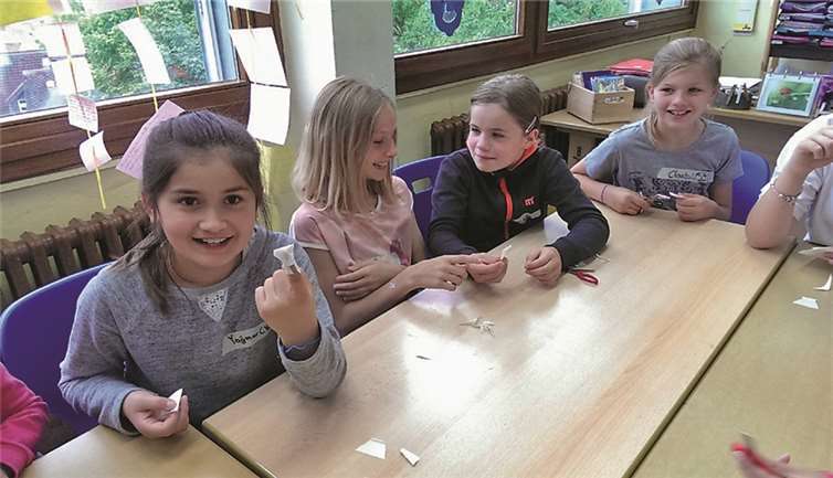 Erste-Hilfe-Training der 4. Klassen 