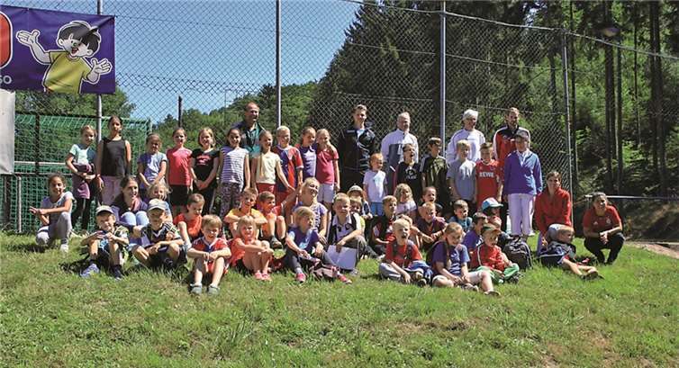 Viel Spaß mit Fußball und Tennis 