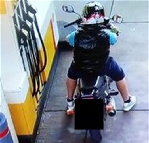 Wer ist der Kraddieb mit dem Totenkopf-Helm ? 