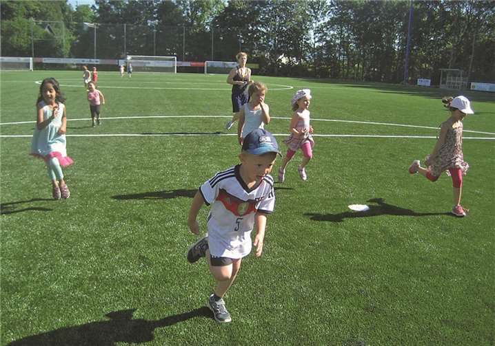 Sport- und Spiele- fest der Glühwürmchen 