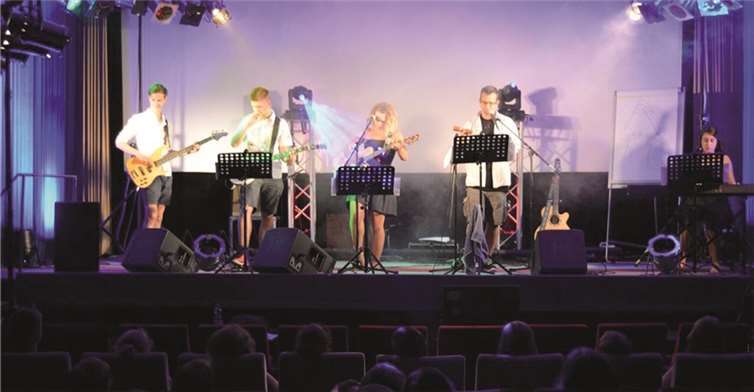 „Ziemlich beste Freunde - Gott sieht tiefer und genauer als ein Mikroskop“ 