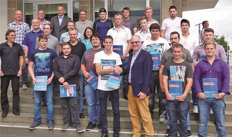 17 Maurer starten ins Berufsleben 