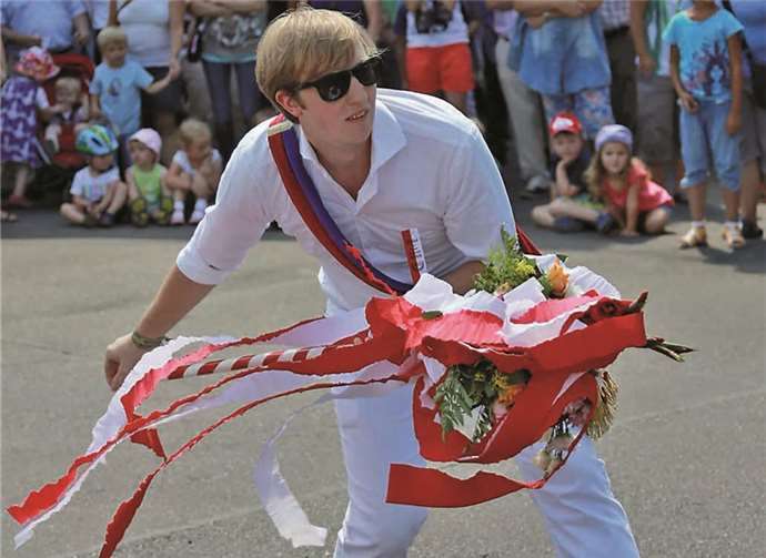 Kirmesjungen feiern und vermissen 