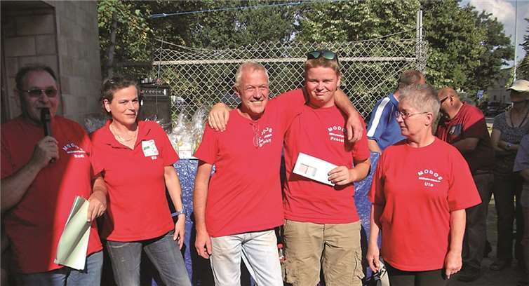 Kugelwurf bei Sonnenschein 