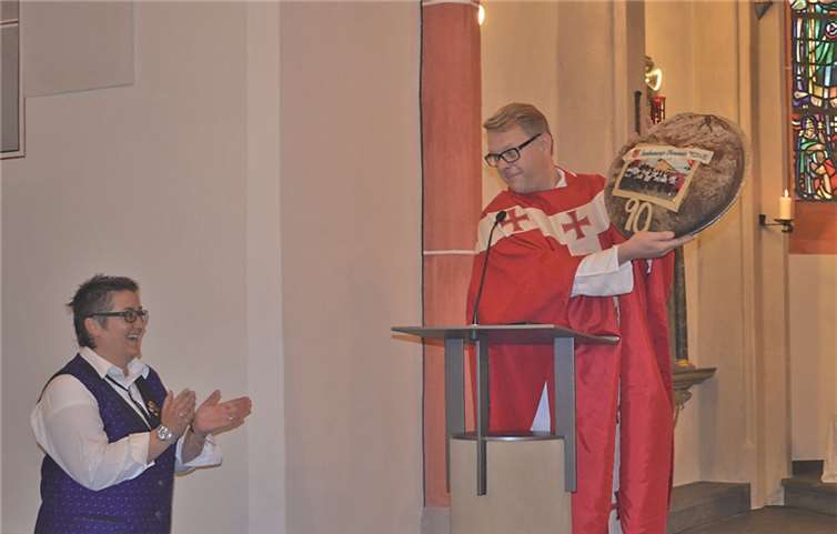 Tambourcorps trumpfte zu seinem 90. Geburtstag besonders auf 