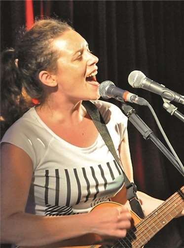 Lesende Liedermacher beim LiedStrich 