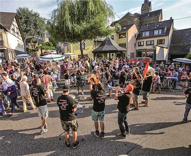 Partytime auf dem Festplatz am Rathaus 