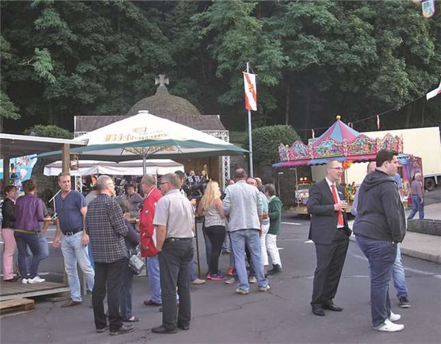 Buntes Treiben bei „tropischem“ Klima