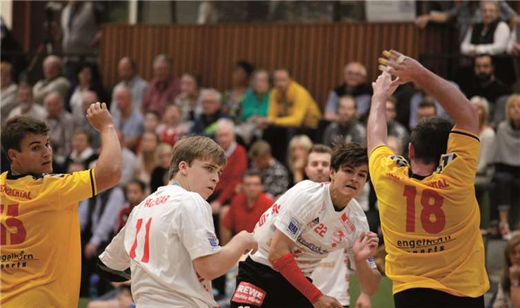 Feuerwerk im ersten Heimspiel 