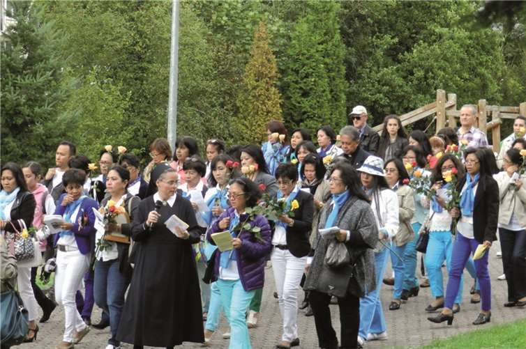 Fröhlich, gläubig, geschwisterlich
