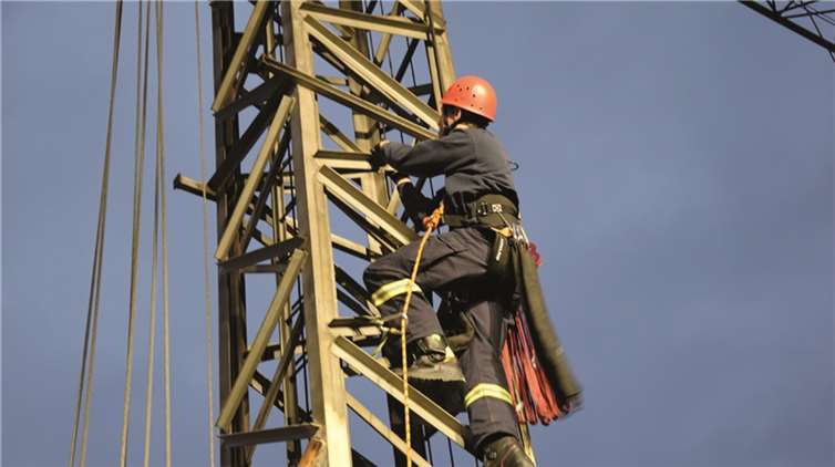 Erfolgreicher Abschluss des Lehrgangs „Absturzsicherung“