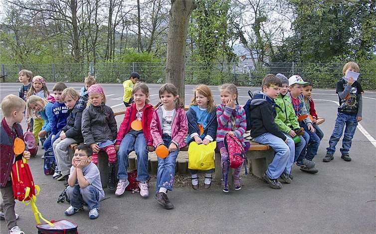 Schlaue ABC-Füchse erkunden die Grundschule