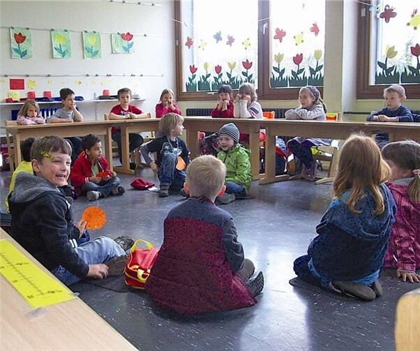 Schlaue ABC-Füchse erkunden die Grundschule 