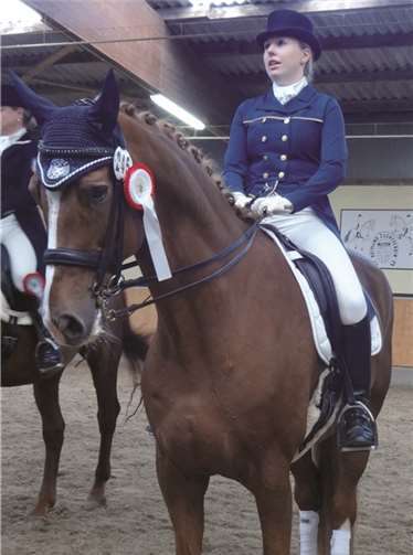 Sandra Deppe holt sich den Titel im S-Springen 