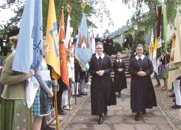 Ein neues Kleid, ein neuer Name – ein neues Leben als Schönstätter Marienschwester