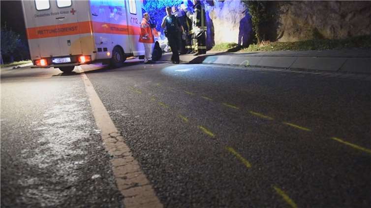 Sattelschlepper überrollt Mann 