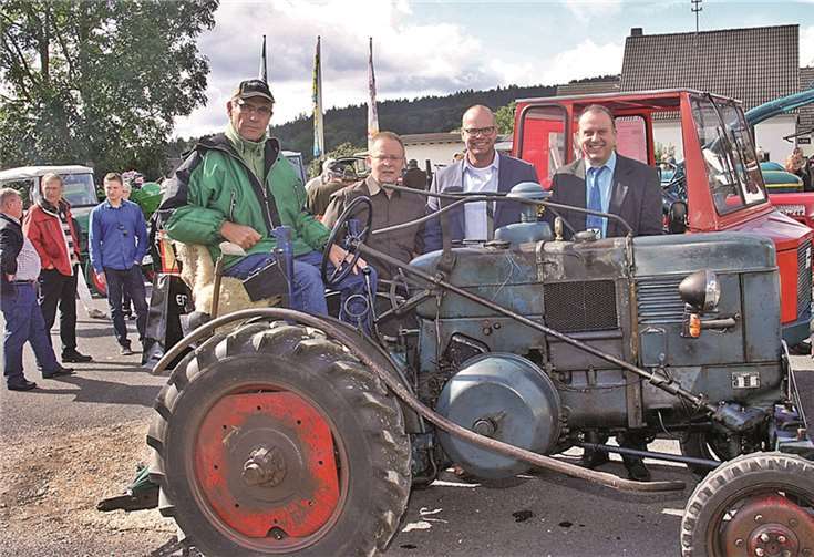 Böllerschüsse, Oldie- Schlager-Disco und buntes Programm für die kleinen Besucher 