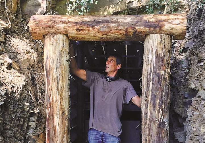 Verschluss der drei Stollen- mundlöcher am Insuler Goldloch 