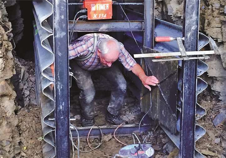 Verschluss der drei Stollen- mundlöcher am Insuler Goldloch 