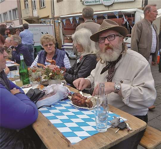 Blaue-Weiße Gemütlichkeit auf dem Markt 