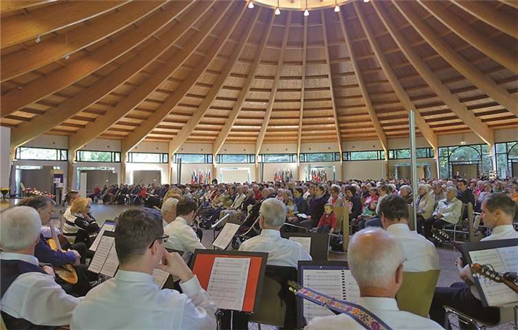 Pilger aus den Diözesen Mainz und Limburg beten mit den Füßen 