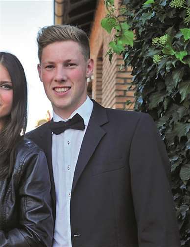 Daniel Eble als neuer Hahnenkönig gefeiert 