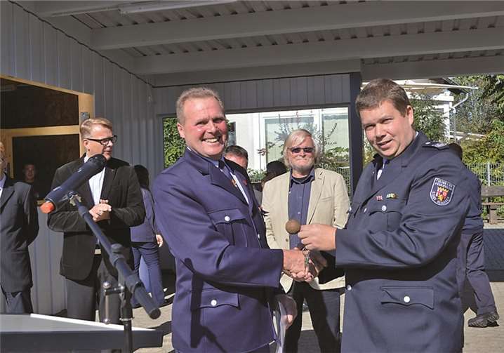 Neues Fahrzeug und Carport gesegnet 