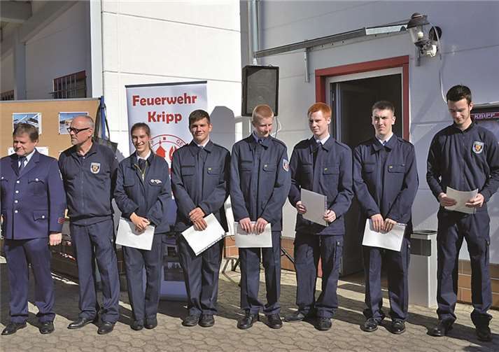 Neues Fahrzeug und Carport gesegnet 