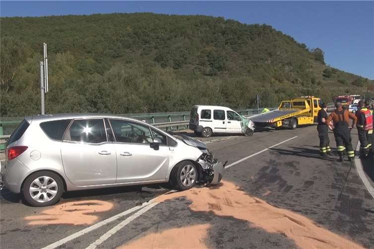 Altenahr: Verkehrsunfall mit mehreren Verletzten Altenahr: Verkehrsunfall mit mehreren Verletzten