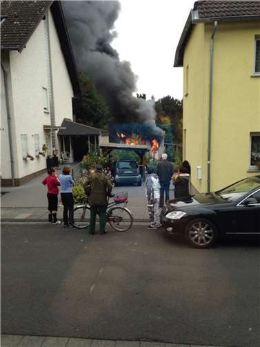 Feuer nach Schweißarbeiten in Garage ausgebrochen 