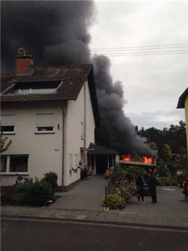 Feuer nach Schweißarbeiten in Garage ausgebrochen 