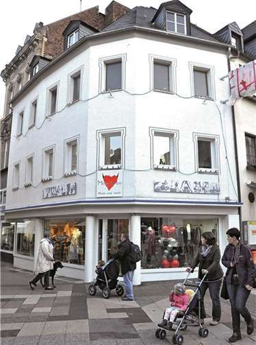 Italienische und spanische Mode, die das Damenherz erfreut 