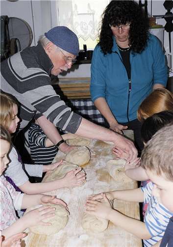 Schukis besuchen einen Bauernhof 