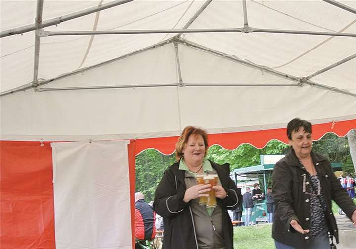 Dämmerschoppen der „Germania“ am „Schau ins Land“ besucht 