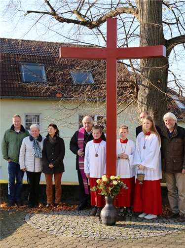 Neues Linden- kreuz eingesegnet 