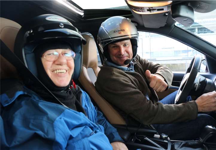 Einmal auf der Grand Prix Strecke mitfahren 