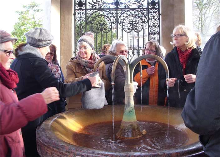 Wiesbadener Sternschnuppenmarkt erkundet 