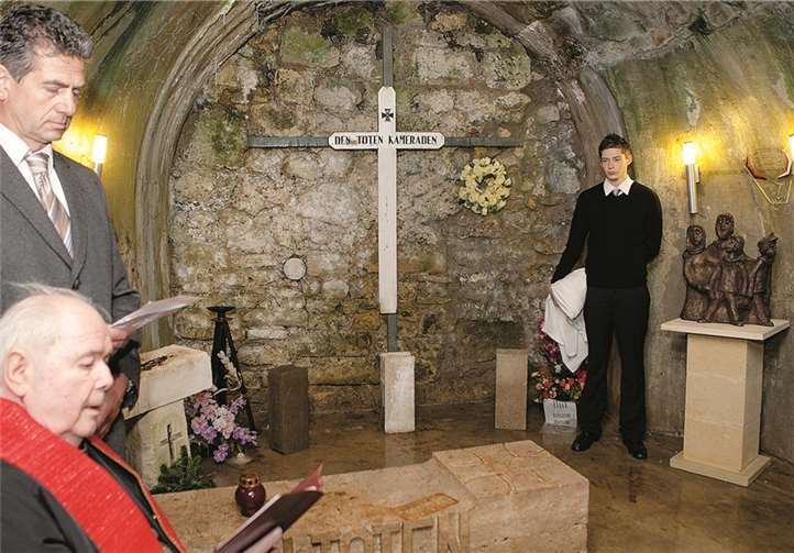 Bronzefigur auf dem Soldatenfriedhof von Verdun enthüllt 