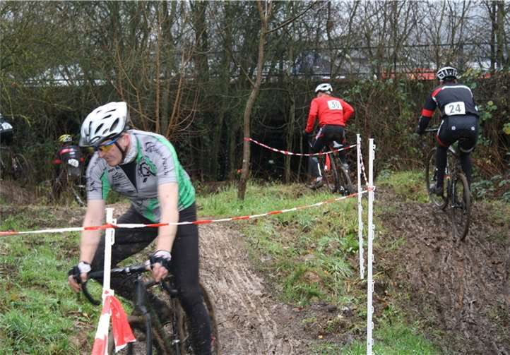 Wir werden den Sieger bekanntgeben, wenn wir ihn abgewaschen haben! 