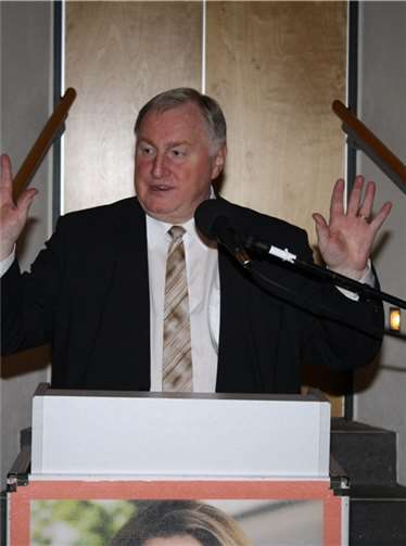 „Wer das Grundgesetz nicht akzeptiert, bekommt Ärger ...“ 