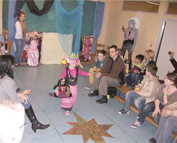 Modenschau im Haus für Kinder 