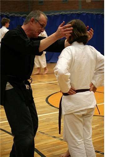 Intensivkurs Selbst- behauptung/Selbstverteidigung