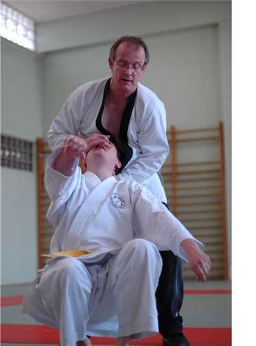 Intensivkurs Selbst- behauptung/Selbstverteidigung 