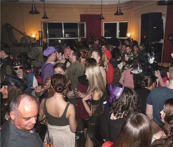 Superstimmung bei der Vulkan-Karnevalsparty 
