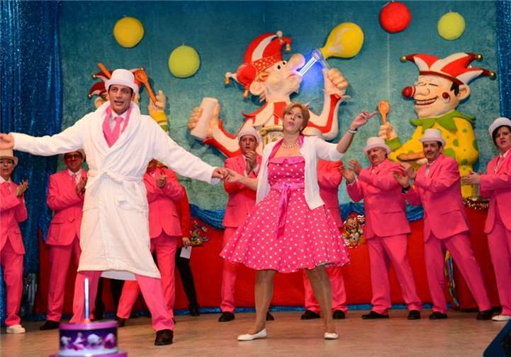 Mit Tanz, Witz und guter Laune 