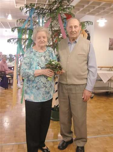 Mit Musik, Gesang und Tanz in den Mai