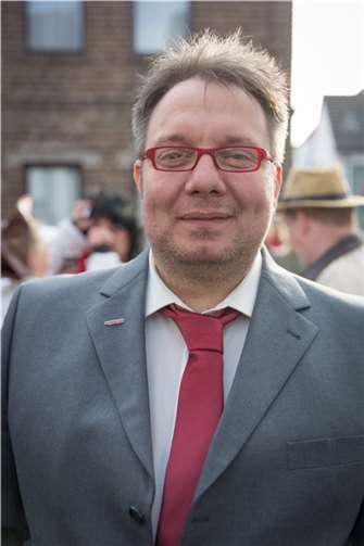 Mit Satire zu mehr Ernsthaftigkeit 