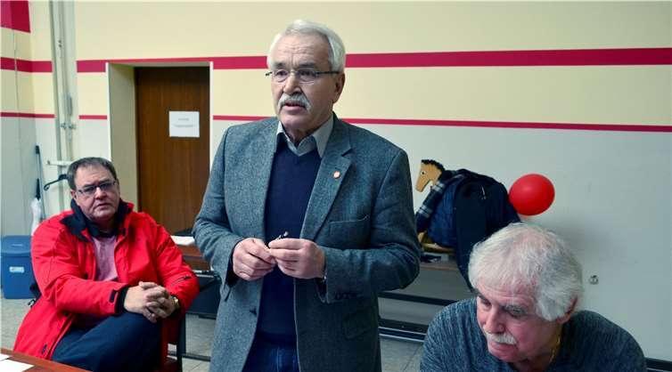 Gülser protestieren gegen Funkmast 