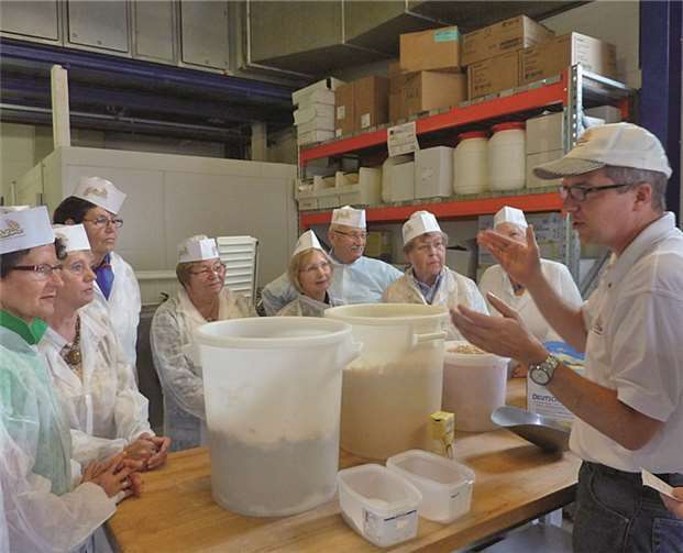 Mitglieder besuchten Großbäckerei 